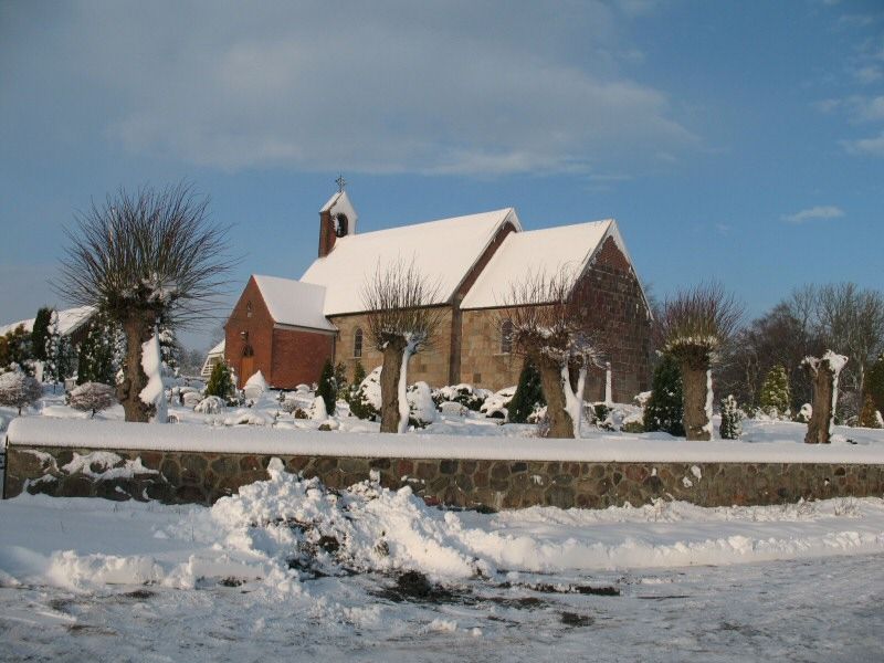 Vinter billeder af Haslund kirke